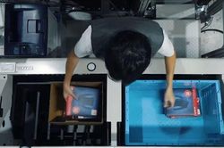 Hãng thời trang Uniqlo hướng tới việc tự động hóa hoàn toàn các xưởng sản xuất của mình