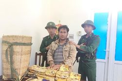 Đối tượng người Lào mang 10kg ma túy vào Việt Nam