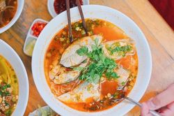Bún cá cam và loạt món sợi hút khách tại TP.HCM