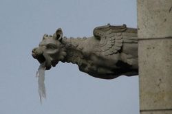 Lạ lùng loạt công trình nghệ thuật 'nôn mửa' ai xem cũng giật mình