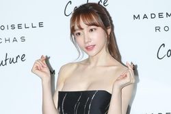 Hani (EXID) chuộng diện đồ bó sát khoe dáng sexy lên sân khấu