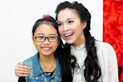 Cuộc sống của Phương Mỹ Chi sau 6 năm làm con nuôi Quang Lê: Cát-xê choáng váng