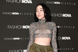 Noah Cyrus gây tranh cãi khi diện mốt thả rông, mặc đồ quá hở hang