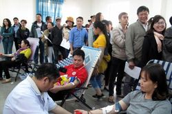 'Hiến giọt máu đào - Trao đời sự sống'