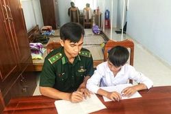 'Chiến sĩ nhí'-con nuôi của bộ đội biên phòng