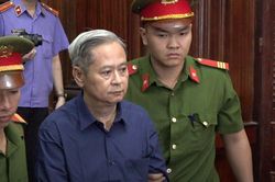 Cựu Phó Chủ tịch UBND TPHCM Nguyễn Hữu Tín chấp nhận phán quyết của tòa án