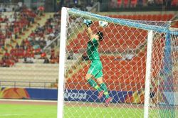 Pha mắc lỗi của Bùi Tiến Dũng lên trang Twitter Oh My Goal