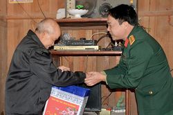 Đoàn công tác của tỉnh thăm và chúc tết tại huyện Nậm Pồ
