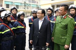 Lãnh đạo thành phố Hà Nội thăm, chúc Tết đơn vị công an, quân đội và các giáo xứ