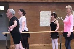Câu chuyện cảm động về cụ ông 75 tuổi học múa ballet