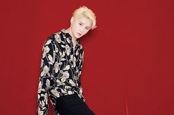 Kim Junsu (JYJ) ăn Tết Việt Nam: Uống cà phê và chơi net tại Đà Nẵng