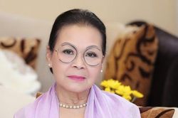 Danh ca Khánh Ly: 'Hồi tôi mới về Việt Nam, ca sĩ trẻ sợ tôi lắm'