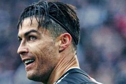 Sự bền bỉ đang giúp Ronaldo vượt lên Messi