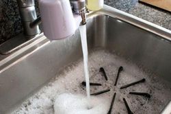 Bếp ga, tủ lạnh - cách tẩy sạch nhanh nhất chỉ sau 5 phút mà không tốn tiền của, công sức