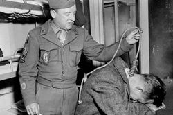 Thân tín của Hitler bị hành quyết sau Thế chiến 2 thế nào?