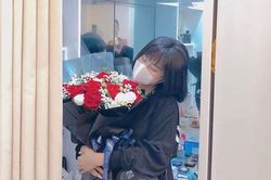 Hot girl Hải Phòng nhận quà Valentime của sao tuyển Việt Nam