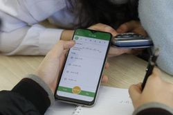Nhu cầu học trực tuyến tăng vọt, hệ thống quá tải