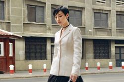 Tuyệt chiêu mix áo blazer thanh lịch của Sao Việt ngày giao mùa