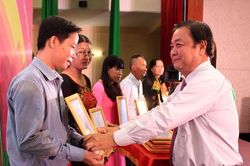 Kỳ 3: Trọn đời theo gương Bác