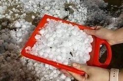 Một người chết, 14 bị thương do mưa lũ