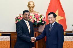 Phó Thủ tướng Phạm Bình Minh tiếp Đại sứ Sri Lanka