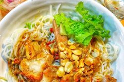 Bánh ướt heo quay và 3 món ngon nức tiếng miền Trung