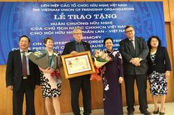 Trao tặng Huân chương Hữu nghị cho Hội hữu nghị Phần Lan – Việt Nam