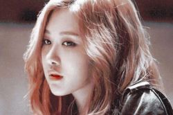 Blink giận sôi vì Rose Blackpink lại bị YG Entertainment bơ đẹp