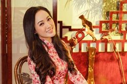 Nhan sắc đáng kinh ngạc của BTV Hoài Anh ở tuổi 40