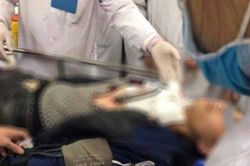 Tìm tới nhà chủ nợ để 'nói chuyện' vì bị đòi tiền, 2 ngươi bị đâm chém trọng thư
