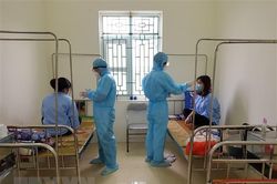 Tăng cường kiểm soát nhiễm khuẩn và chống lây nhiễm cho nhân viên y tế
