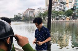 Công an phường Trúc Bạch xử phạt 3 trường hợp không đeo khẩu trang nơi công cộng