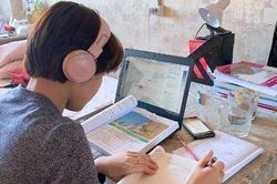 Giáo dục từ xa đưa ra thử thách cho cả giáo viên và người học