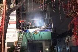 Nghệ An: Cháy lớn ở căn nhà hai tầng, nhiều hàng hóa bị thiêu rụi