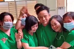 Y bác sỹ Bình Thuận bật khóc khi bệnh nhân cuối cùng âm tính với COVID-19