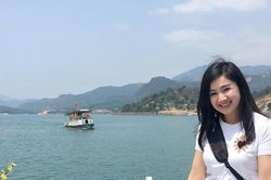 Lá ngọc cành vàng của điện ảnh Việt trẻ đẹp bất chấp tuổi 51
