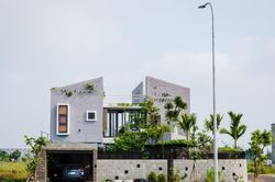 Báo Mỹ ca ngợi ngôi nhà quê xanh mướt giữa thành phố Đà Nẵng