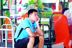 Nỗi buồn những ngày bóng ngừng lăn