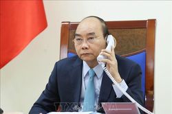 Thủ tướng Nguyễn Xuân Phúc điện đàm với Thủ tướng Thụy Điển về hợp tác chống đại dịch COVID-19
