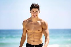'Mỹ nam' hot nhất Olympic 2016 chăm đăng ảnh khoe cơ bụng 6 múi