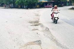 'Ổ gà' gây mất an toàn !