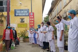 Nhân viên Trường Sinh dương tính sau khi ra viện 3 ngày: Sở Y tế Hà Nam nói gì?