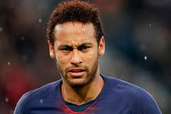 Cầu thủ PSG phản ứng khi bị yêu cầu giảm lương