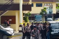 Indonesia: Bắt quả tang một đối tượng cài bom tự chế tại thánh đường Hồi giáo