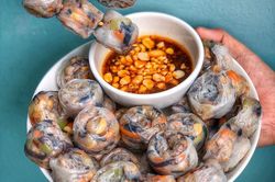 Những món bánh tráng hút tín đồ ăn vặt tại TP.HCM