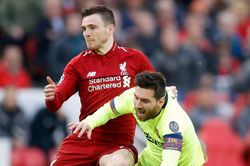 Sao Liverpool hối hận vì chơi xấu với Messi