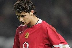 Ngày Ronaldo bị cầu thủ hạng Ba làm bẽ mặt