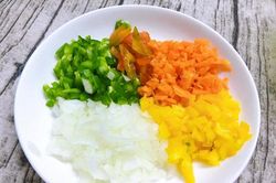 Cách làm trứng chiên ngũ sắc vừa bắt mắt vừa bổ dưỡng cho cả nhà