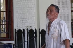 Anh trói chân, tay em ruột trong ngày cúng giỗ