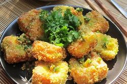 Cách làm món đậu phụ chiên trứng muối đơn giản nhưng bắt mắt